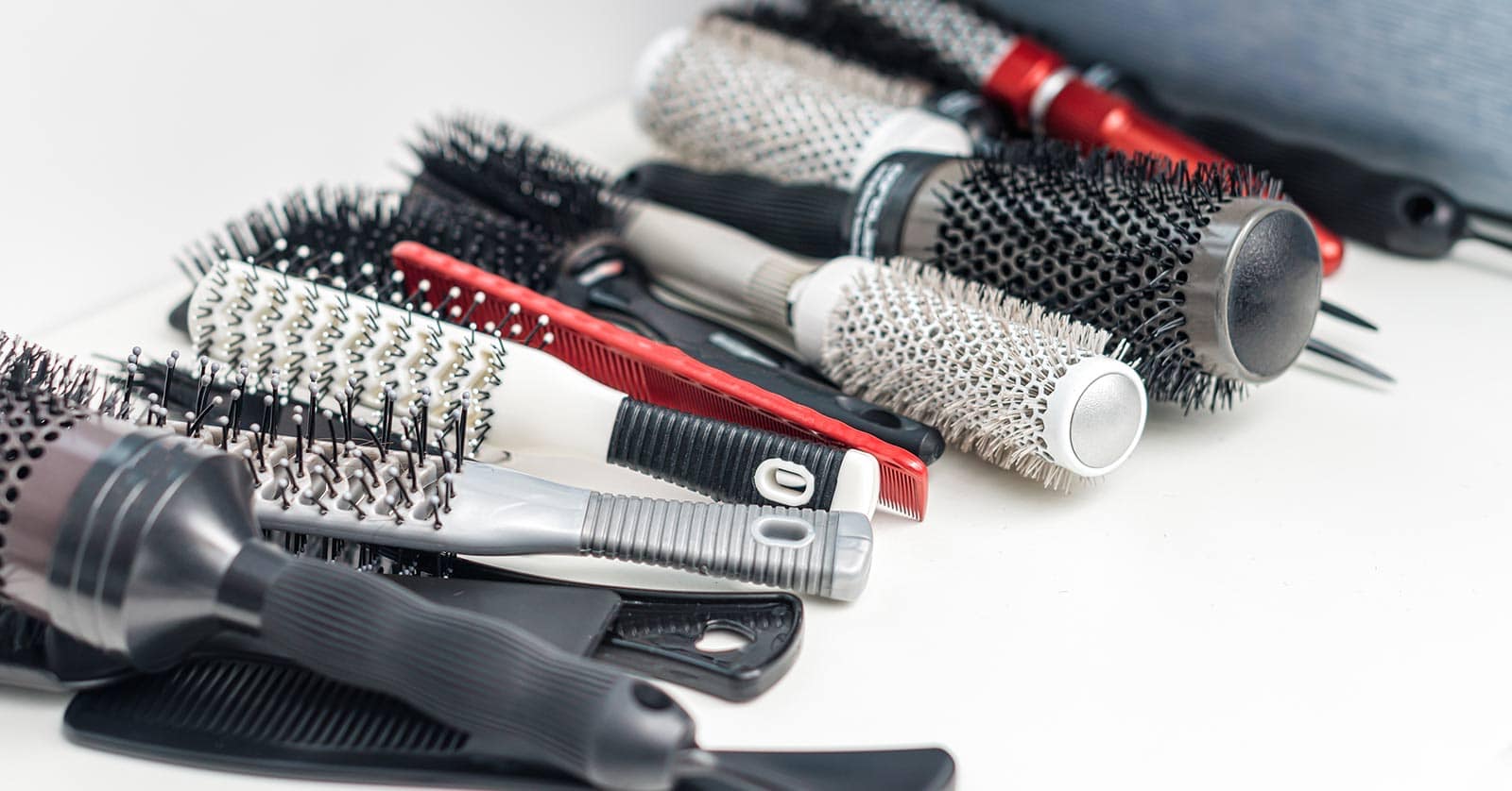 How to Clean Hair Brushes in a Salon